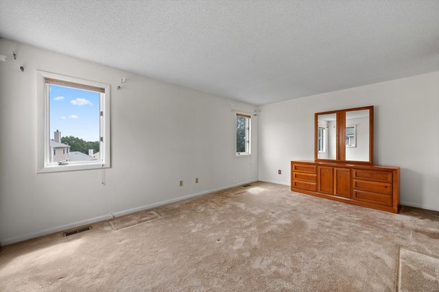 44 Oakwood Ln 44, Worcester, MA 01604