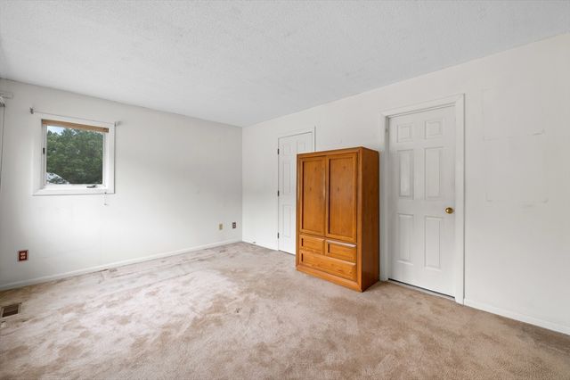 44 Oakwood Ln 44, Worcester, MA 01604