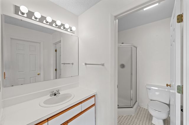 44 Oakwood Ln 44, Worcester, MA 01604