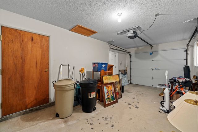 44 Oakwood Ln 44, Worcester, MA 01604