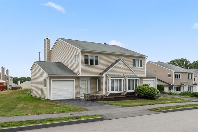44 Oakwood Ln 44, Worcester, MA 01604