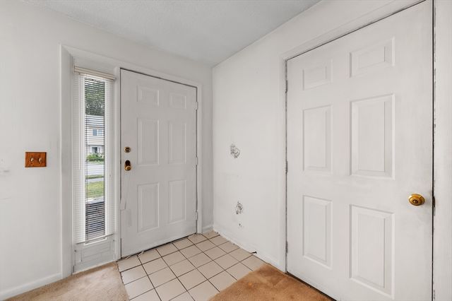 44 Oakwood Ln 44, Worcester, MA 01604