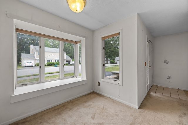 44 Oakwood Ln 44, Worcester, MA 01604
