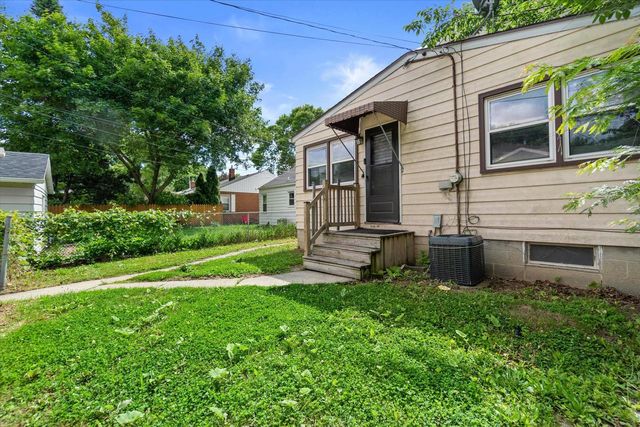 3368 S Chase AVENUE, Milwaukee, WI 53207
