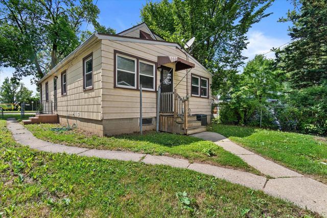 3368 S Chase AVENUE, Milwaukee, WI 53207