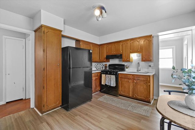 3368 S Chase AVENUE, Milwaukee, WI 53207