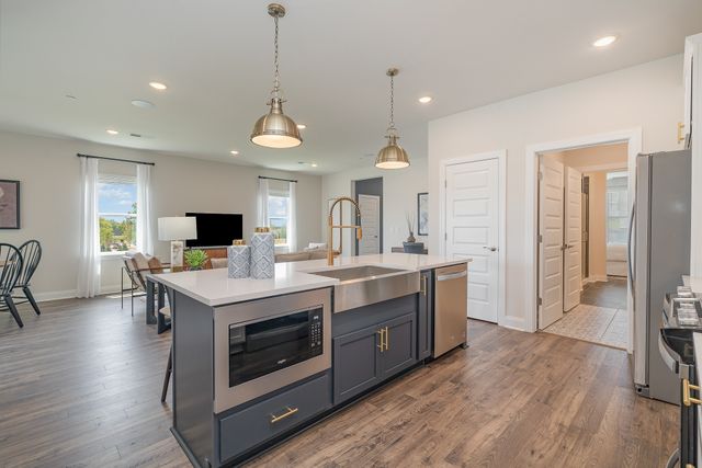 6413 Waymeet Dr, Spring Hill, TN 37174