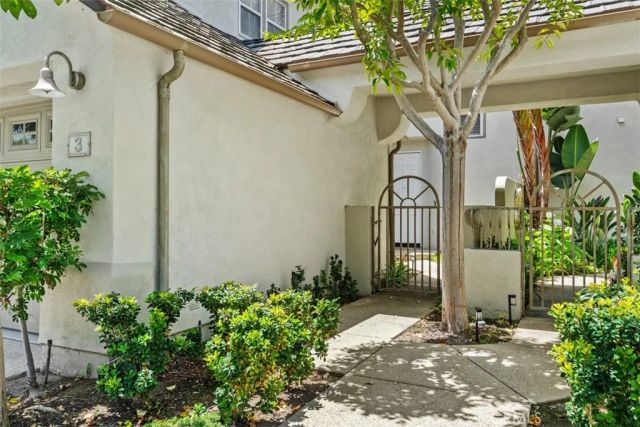 3 Haggerston Aisle, Irvine, CA 92603