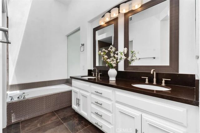3 Haggerston Aisle, Irvine, CA 92603