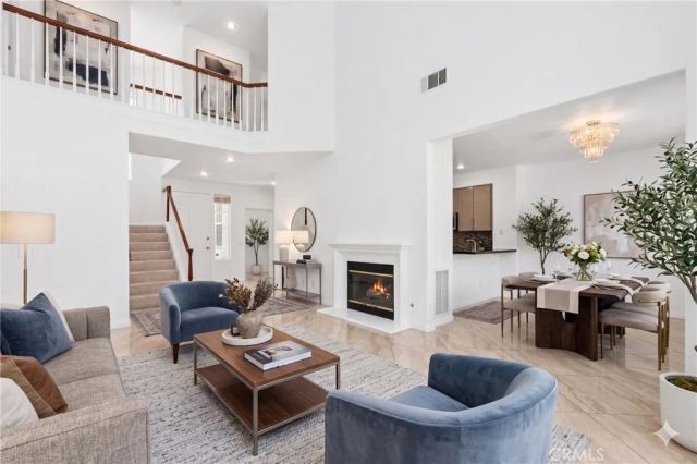 3 Haggerston Aisle, Irvine, CA 92603
