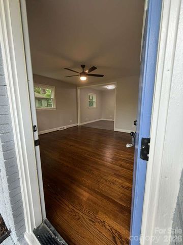 835 Ranch Street, Charlotte, NC 28208