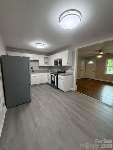 835 Ranch Street, Charlotte, NC 28208