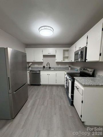 835 Ranch Street, Charlotte, NC 28208