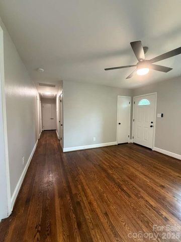 835 Ranch Street, Charlotte, NC 28208
