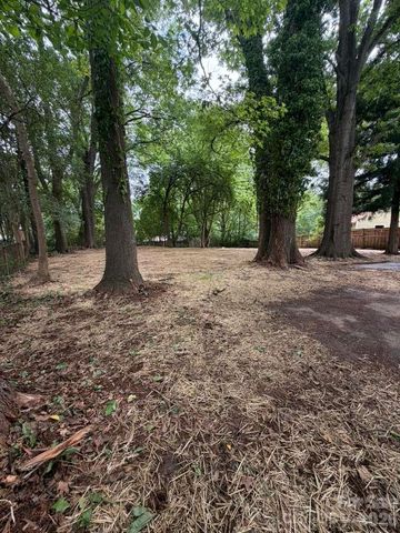 835 Ranch Street, Charlotte, NC 28208