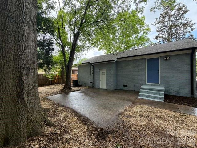 835 Ranch Street, Charlotte, NC 28208