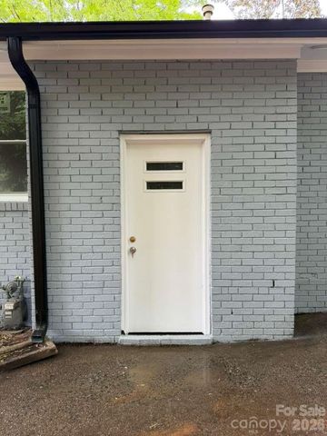 835 Ranch Street, Charlotte, NC 28208