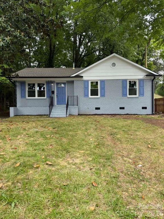 835 Ranch Street, Charlotte, NC 28208