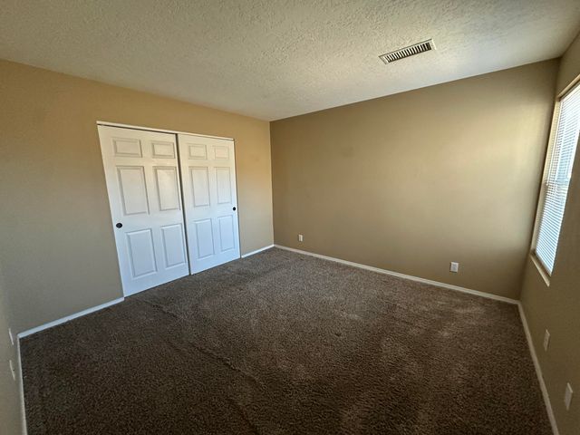 992 Charles Drive NE, Rio Rancho, NM 87144