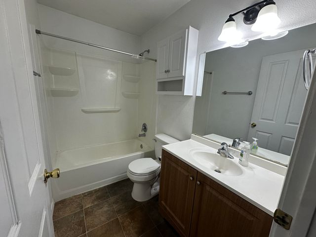 992 Charles Drive NE, Rio Rancho, NM 87144