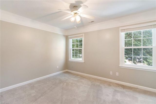 412 Peachtree LN, Yorktown, VA 23693