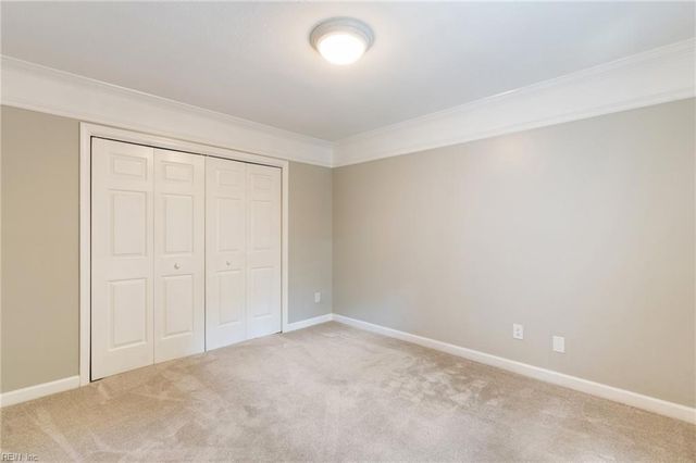 412 Peachtree LN, Yorktown, VA 23693