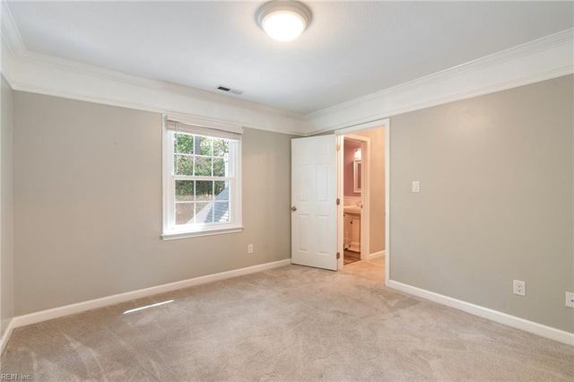 412 Peachtree LN, Yorktown, VA 23693