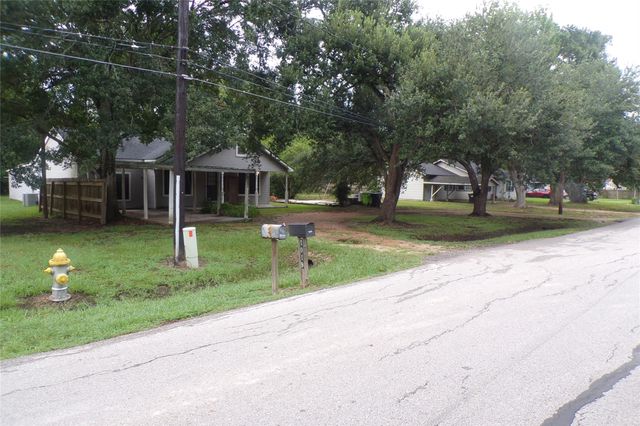 1008 Brooks Avenue, Rosenberg, TX 77471