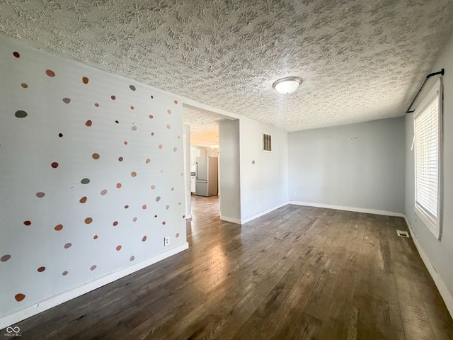 3221 S McClure Street, Indianapolis, IN 46221