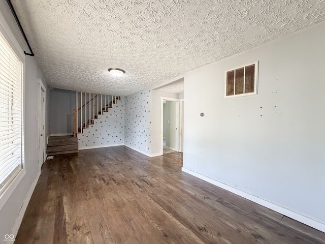 3221 S McClure Street, Indianapolis, IN 46221