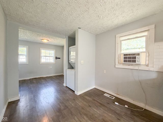 3221 S McClure Street, Indianapolis, IN 46221