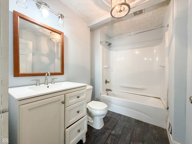 3221 S McClure Street, Indianapolis, IN 46221