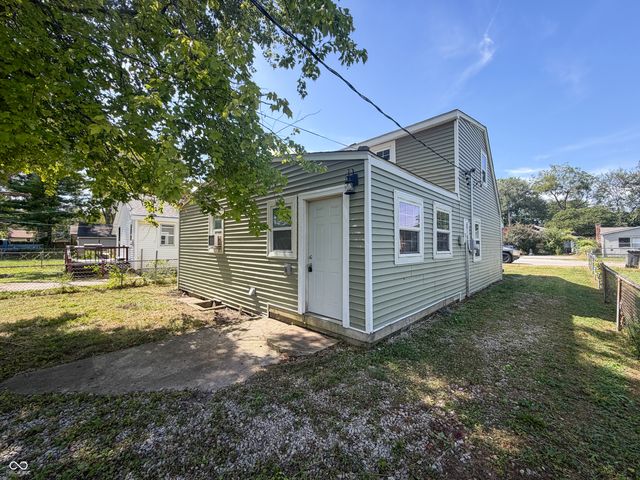 3221 S McClure Street, Indianapolis, IN 46221