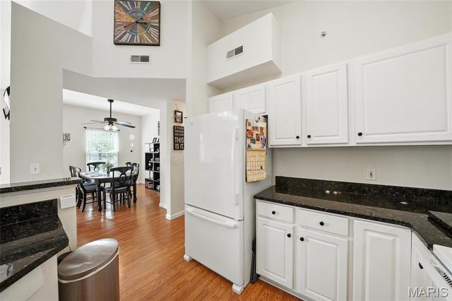 1275 Gardens Circle Drive E, St Louis, MO 63125