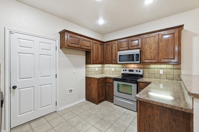 1142 Story Book Lane, Weatherford, TX 76086