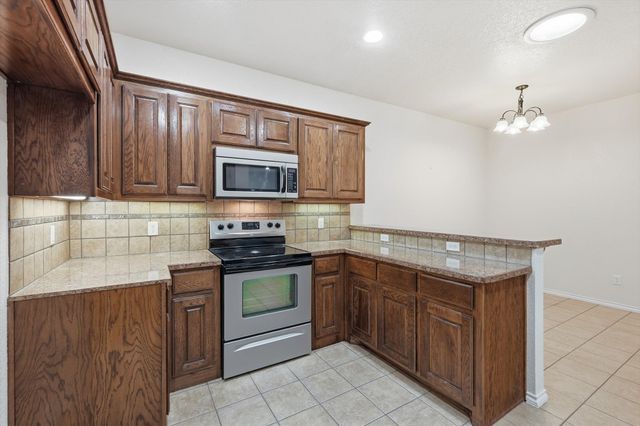 1142 Story Book Lane, Weatherford, TX 76086