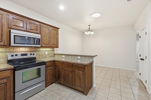 1142 Story Book Lane, Weatherford, TX 76086