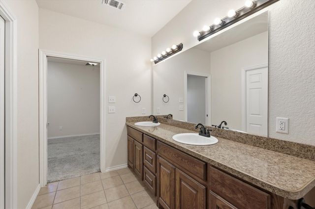 1142 Story Book Lane, Weatherford, TX 76086