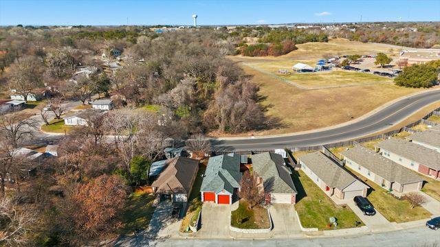 1142 Story Book Lane, Weatherford, TX 76086