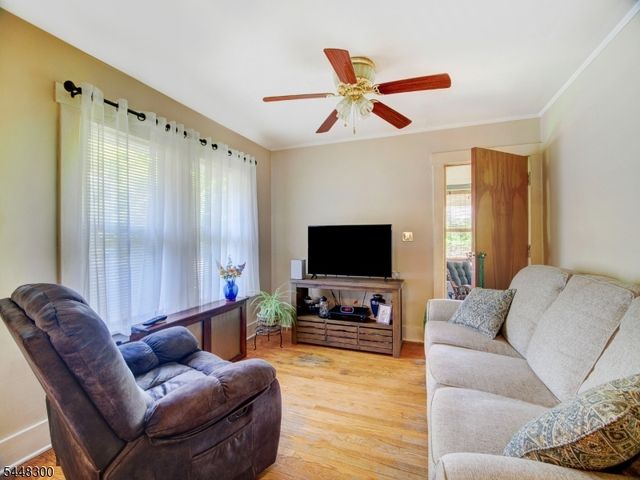 101 Lower Rd, Linden City, NJ 07036
