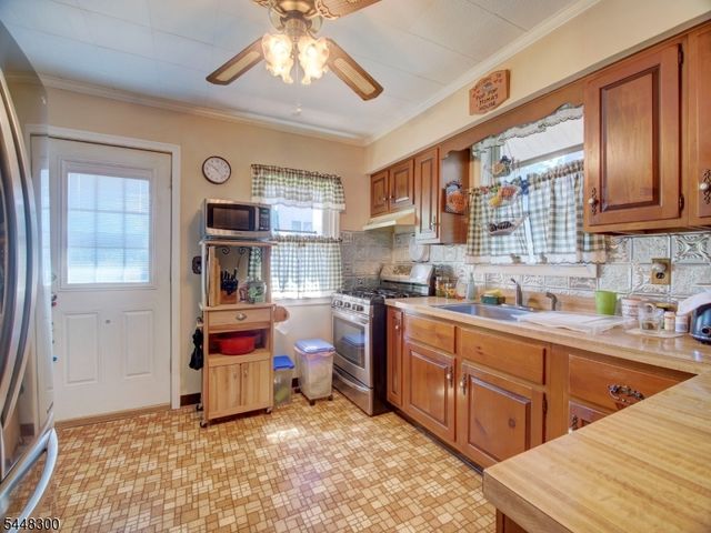 101 Lower Rd, Linden City, NJ 07036
