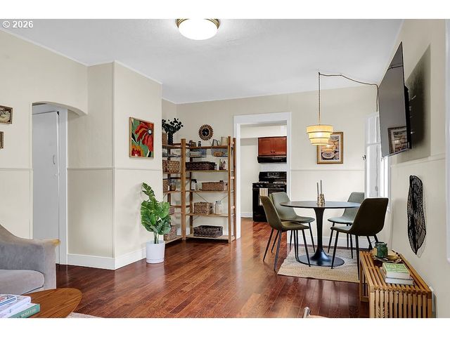 5537 Sw FLORIDA St, Portland, OR 97219