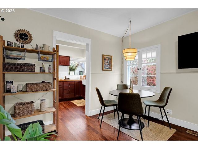 5537 Sw FLORIDA St, Portland, OR 97219