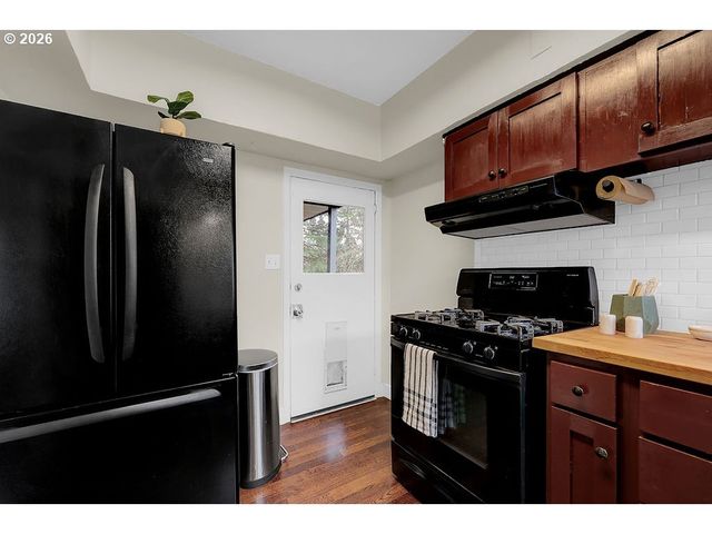 5537 Sw FLORIDA St, Portland, OR 97219