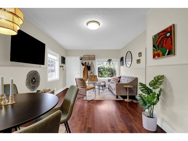 5537 Sw FLORIDA St, Portland, OR 97219