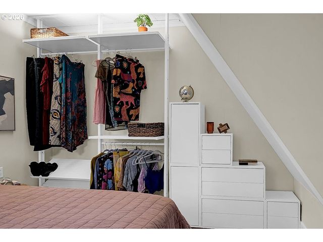 5537 Sw FLORIDA St, Portland, OR 97219