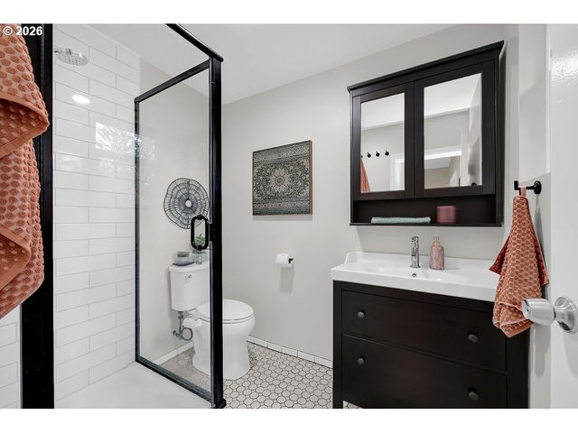 5537 Sw FLORIDA St, Portland, OR 97219