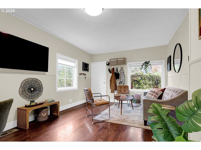 5537 Sw FLORIDA St, Portland, OR 97219