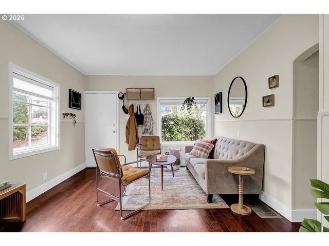 5537 Sw FLORIDA St, Portland, OR 97219