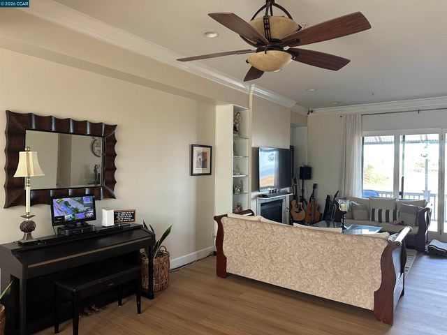 2144 Railroad Ave, Hercules, CA 94547